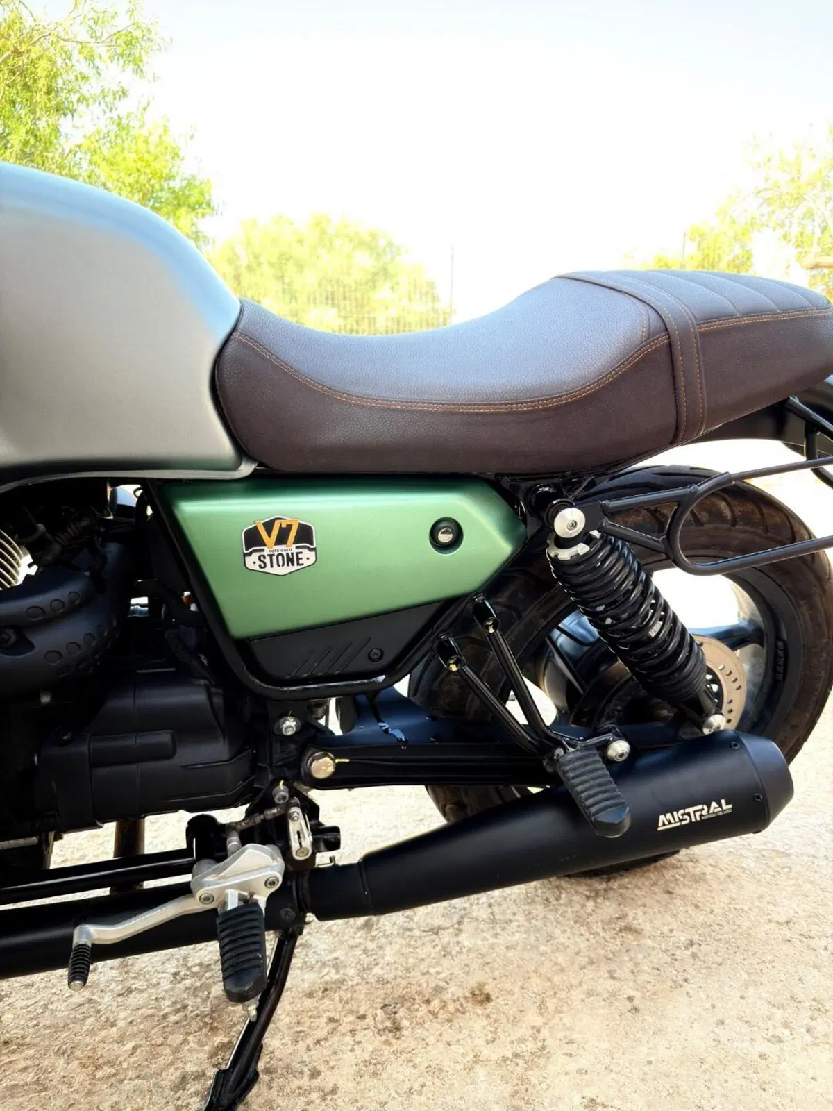 Moto Guzzi V7 Stone Centenario (2021 - 22) (3)