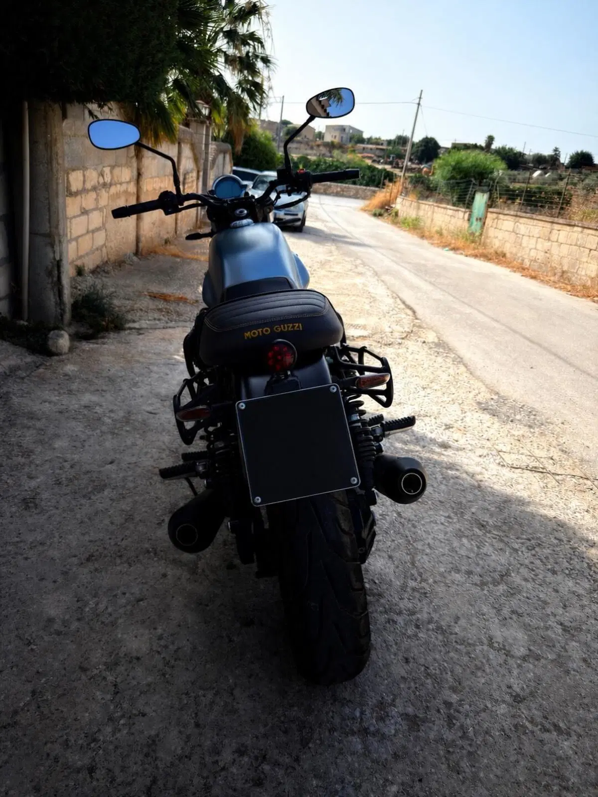 Moto Guzzi V7 Stone Centenario (2021 - 22) (8)