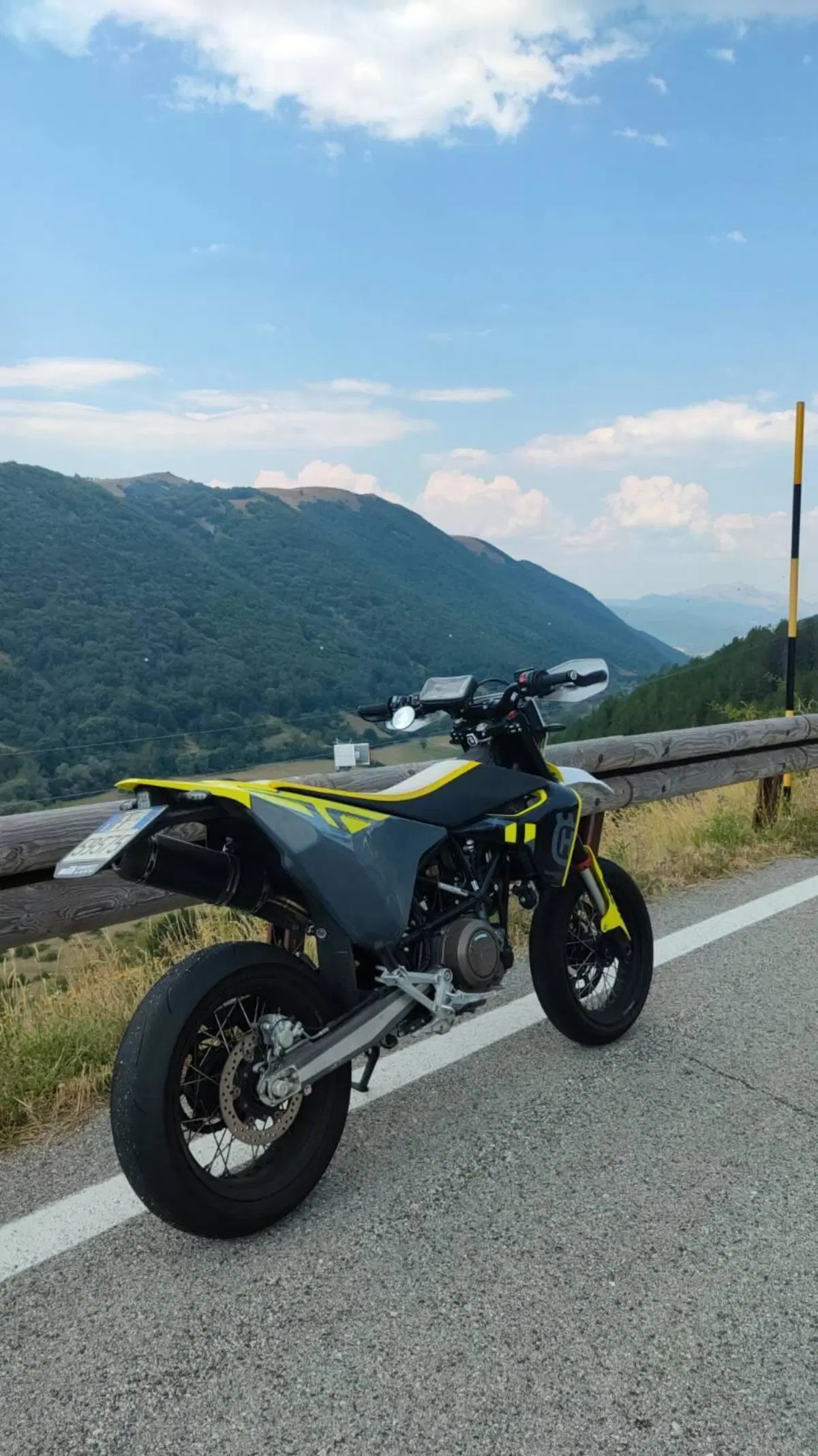 Husqvarna 701 Supermoto (2023 - 25) (3)