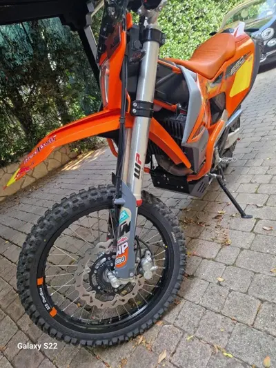 KTM 690 Enduro R (2022 - 25) usata