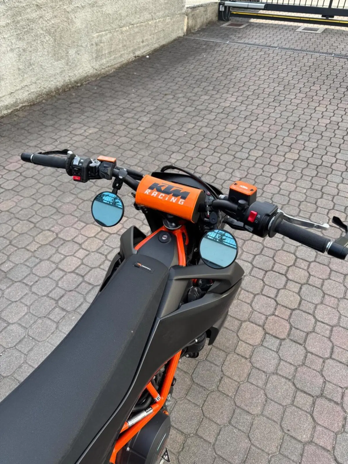 KTM 690 SMC R (2023 - 25) (6)