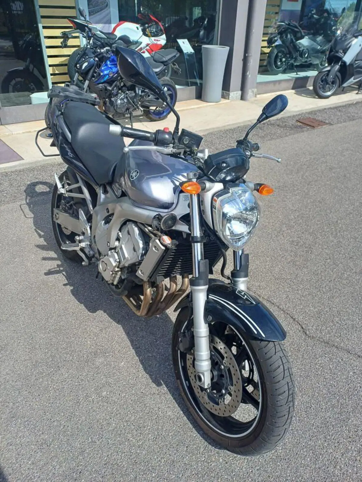 Yamaha FZ6 (2004 - 07) (5)