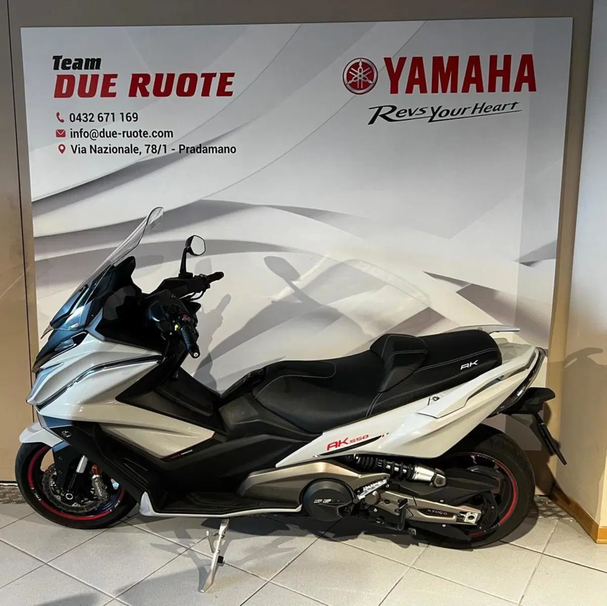 Kymco AK 550 ETS (2021 - 26) (2)