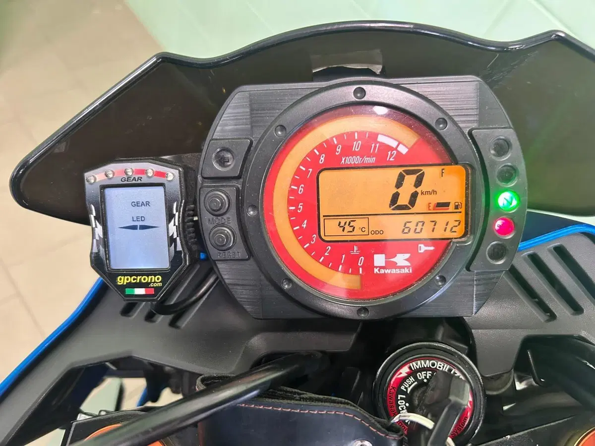 Kawasaki Z 1000 (2003 - 06) (5)