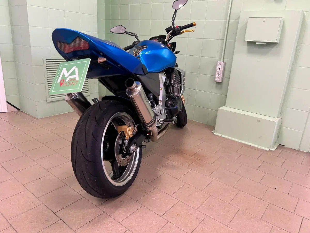 Kawasaki Z 1000 (2003 - 06) (9)