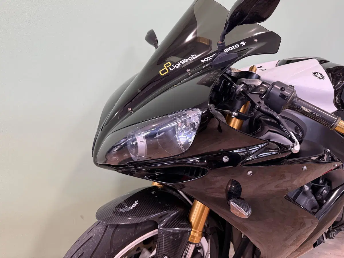 Yamaha YZF R1 (2006 - 07) (7)