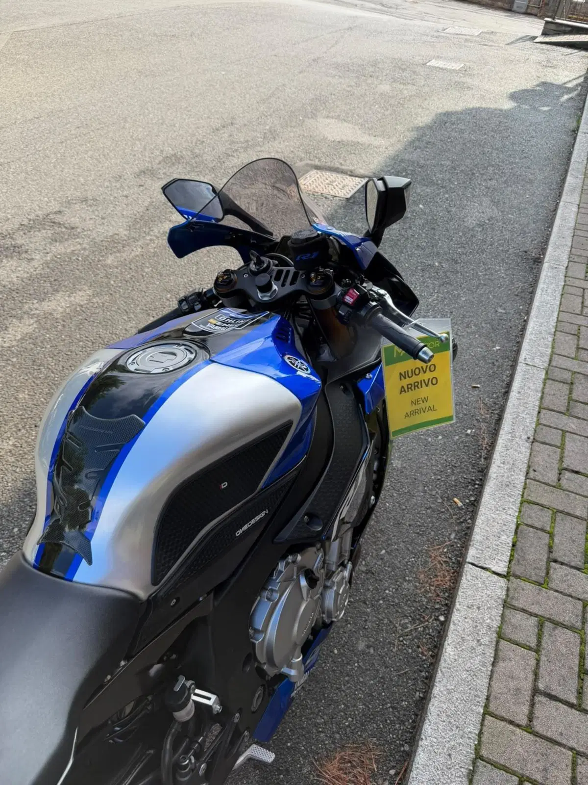 Yamaha YZF R1 (2015 - 16) (11)