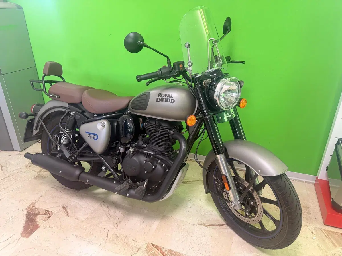 Royal Enfield Classic 350 (2021 - 26) (2)
