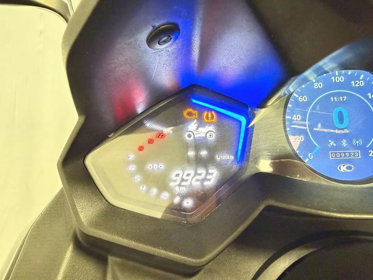 Kymco AK 550 (2017 - 19) (9)