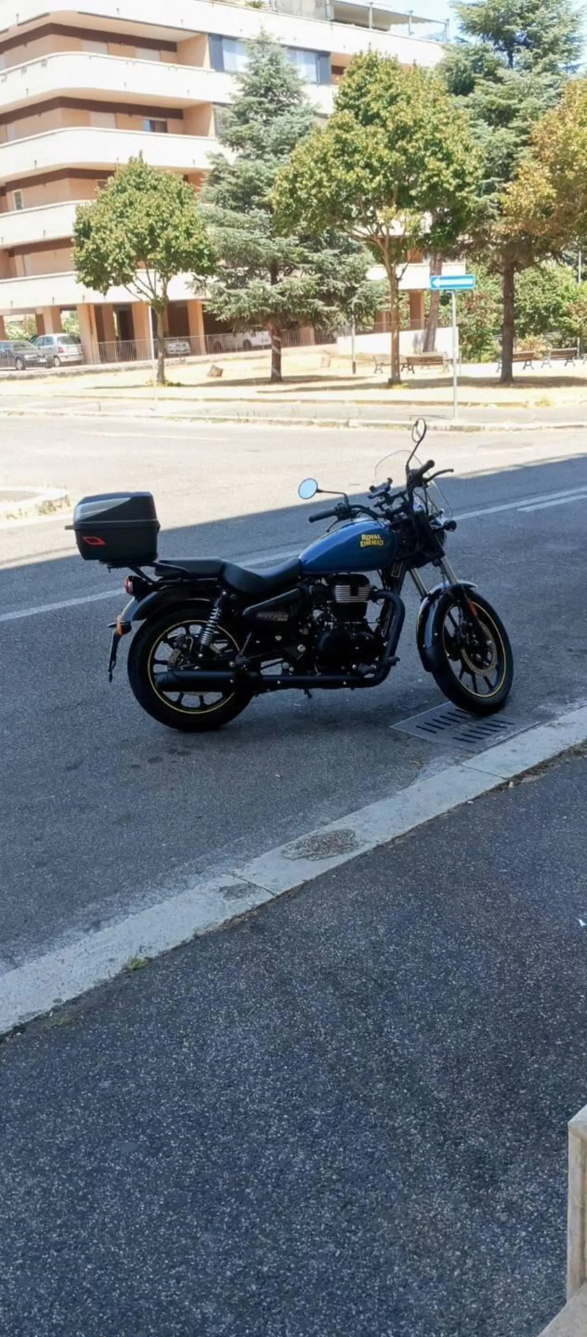 Royal Enfield Meteor 350 (2021 - 26) (3)
