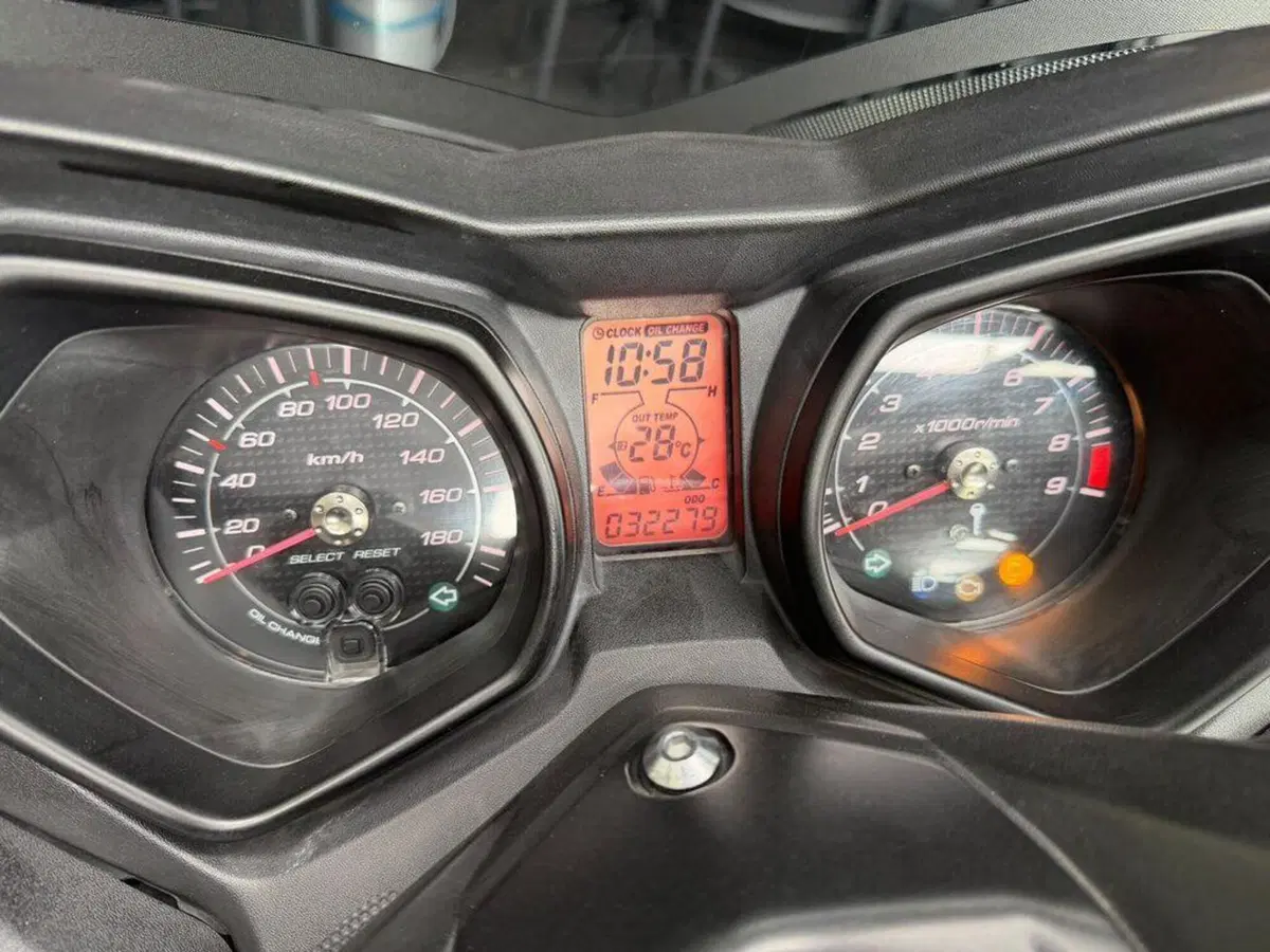 Yamaha X-Max 400 ABS (2013 - 16) (9)