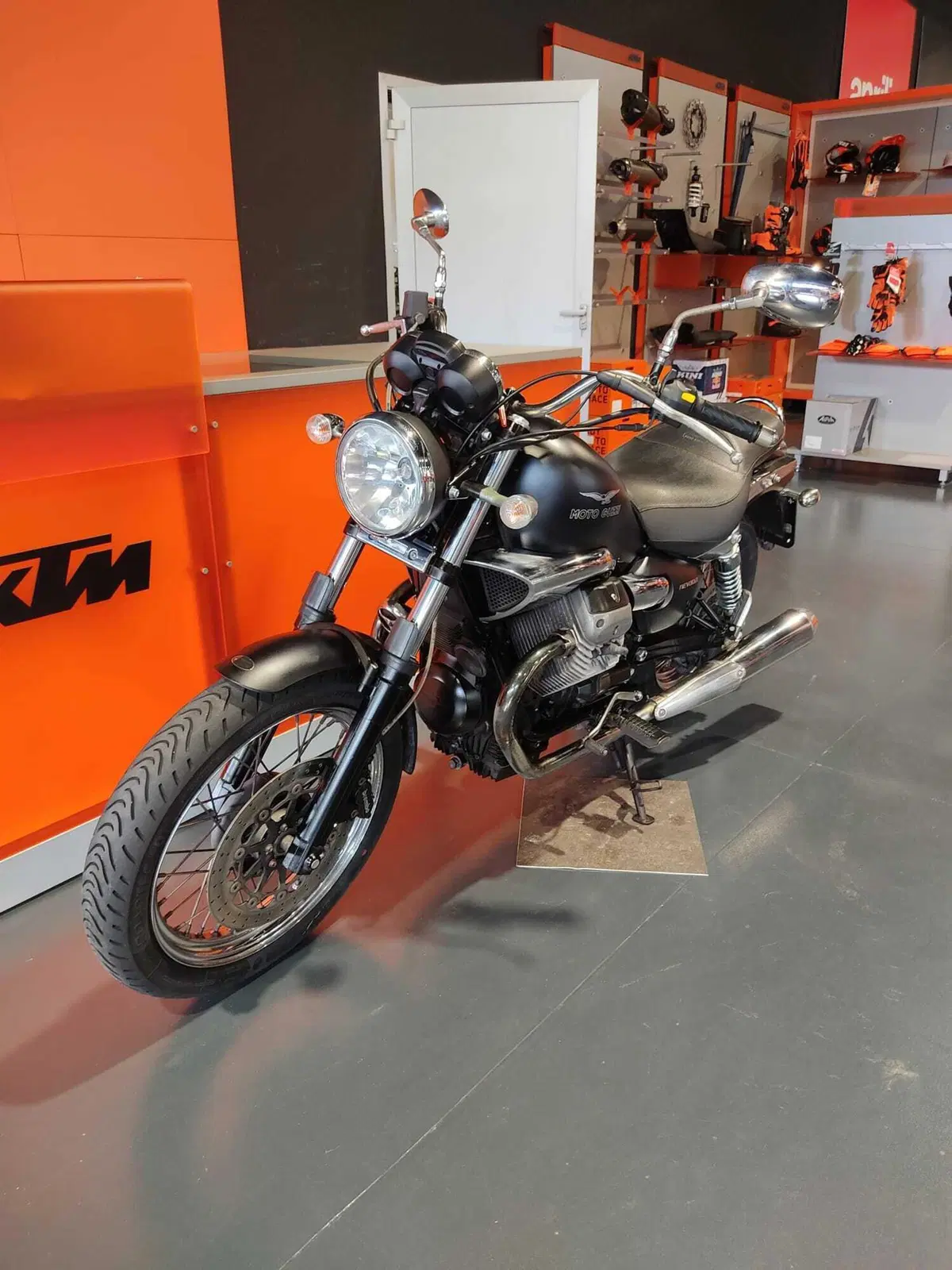 Moto Guzzi Nevada 750 Aquila Nera (2009 - 16) (4)
