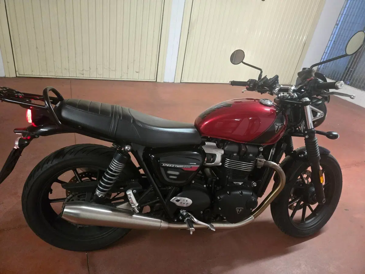 Triumph Speed Twin 900 (2023 - 24) (2)
