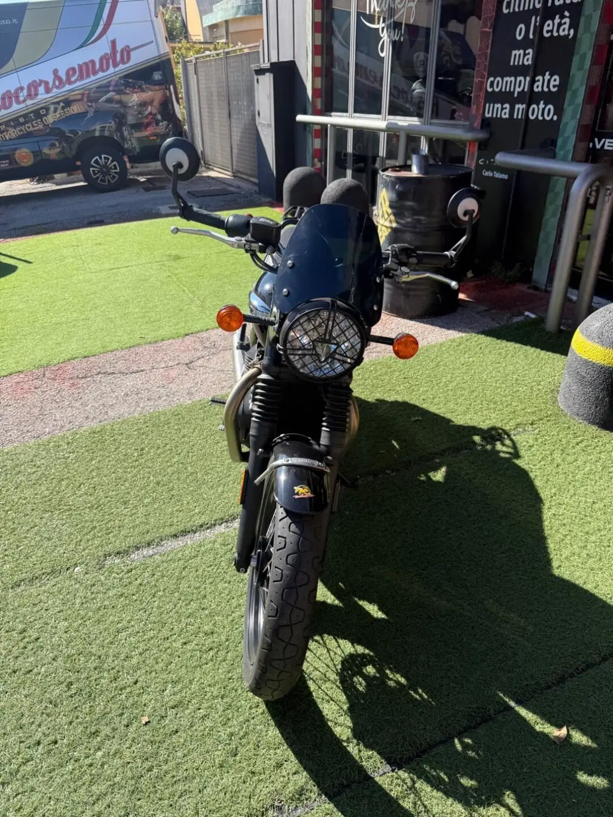 Triumph Bonneville T100 Black (2017 - 20) (3)