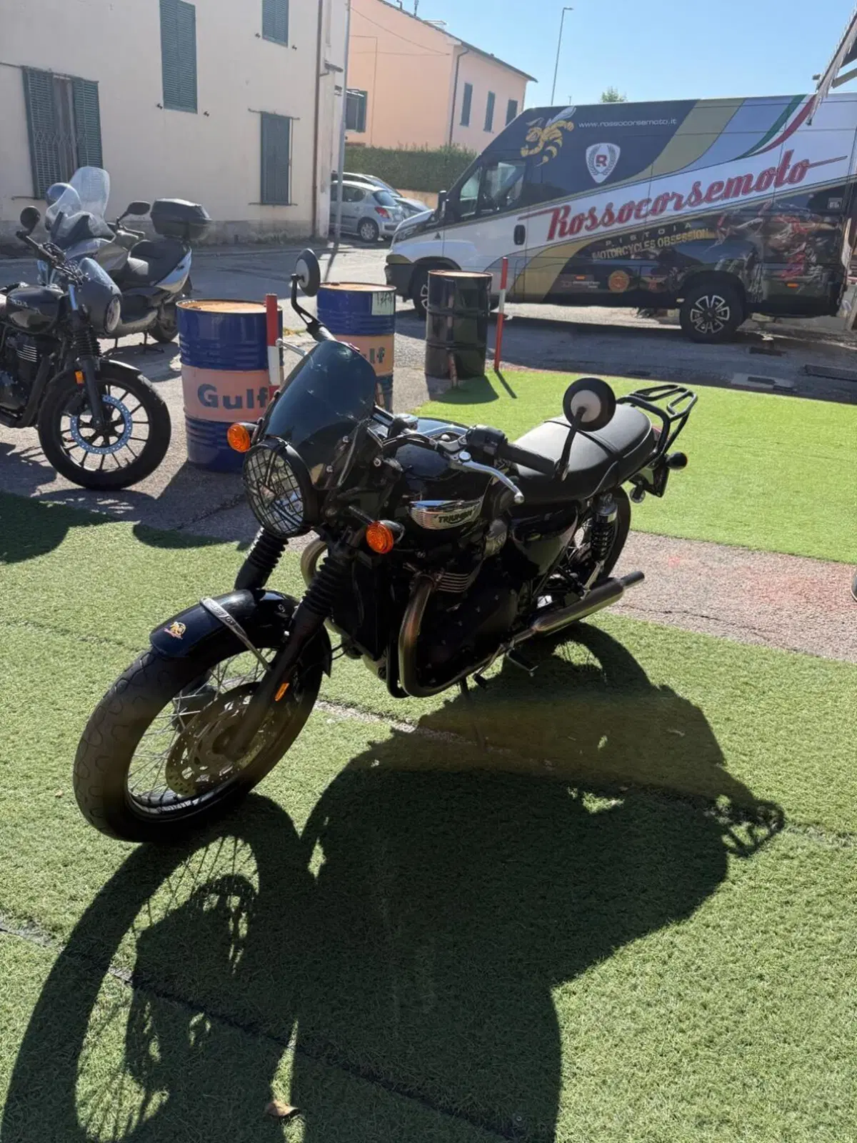 Triumph Bonneville T100 Black (2017 - 20) (4)