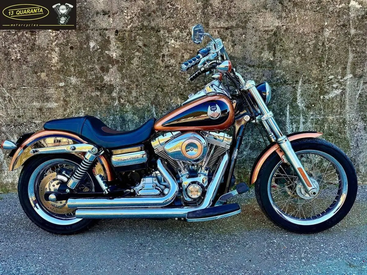 Harley-Davidson 1584 Super Glide Custom (2008 - 13) - FXDC
