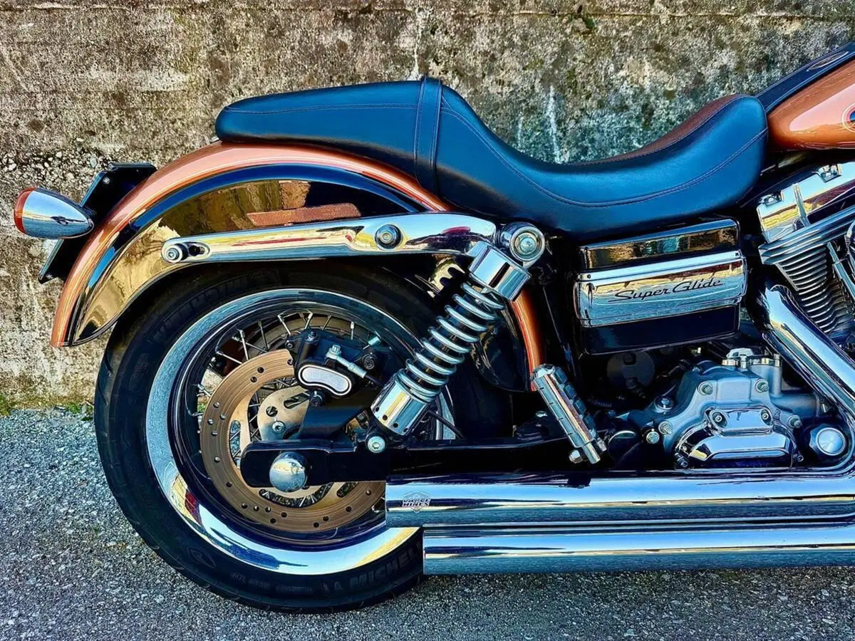 Harley-Davidson 1584 Super Glide Custom (2008 - 13) - FXDC (13)