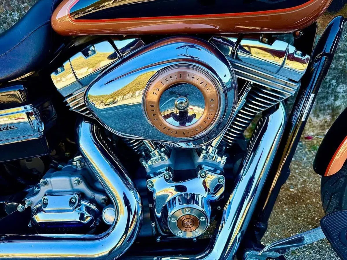 Harley-Davidson 1584 Super Glide Custom (2008 - 13) - FXDC (14)