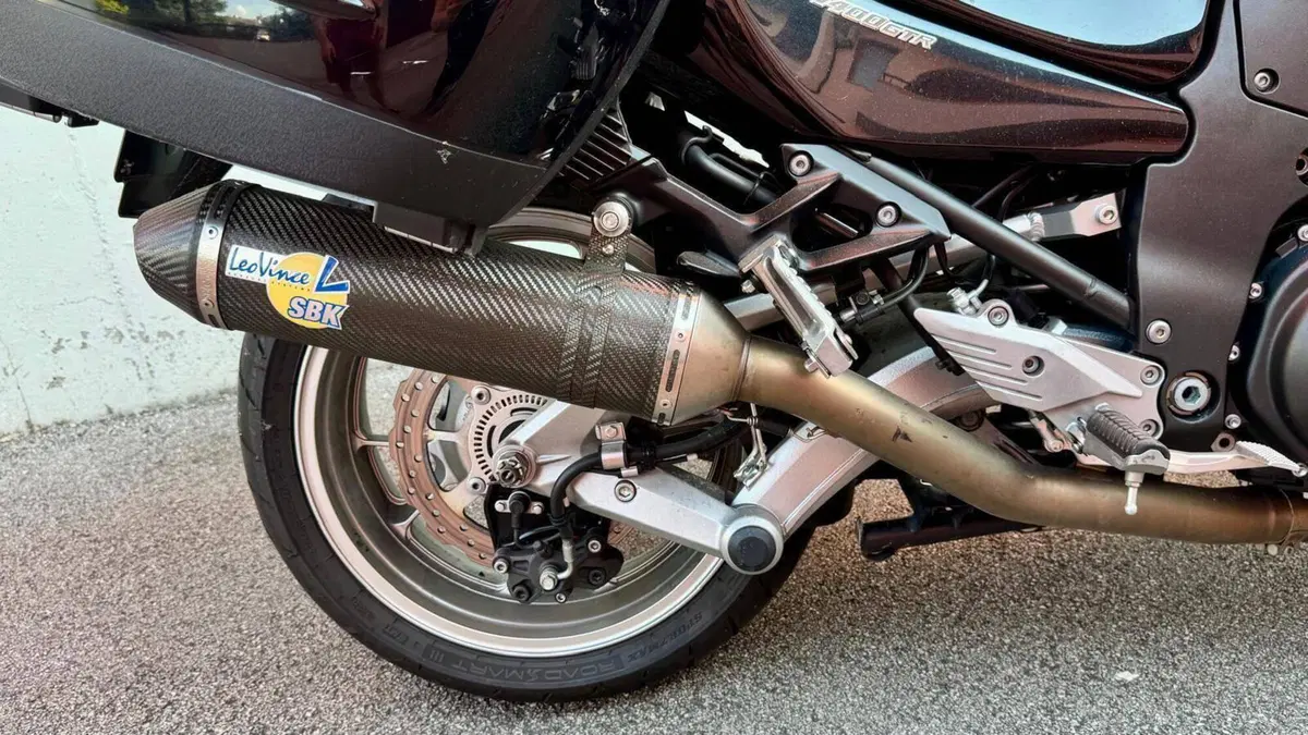 Kawasaki GTR 1400 (2007 - 09) (6)