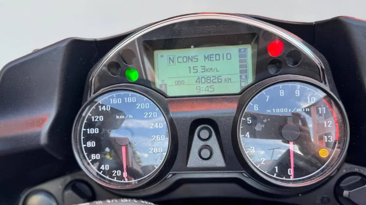 Kawasaki GTR 1400 (2007 - 09) (10)