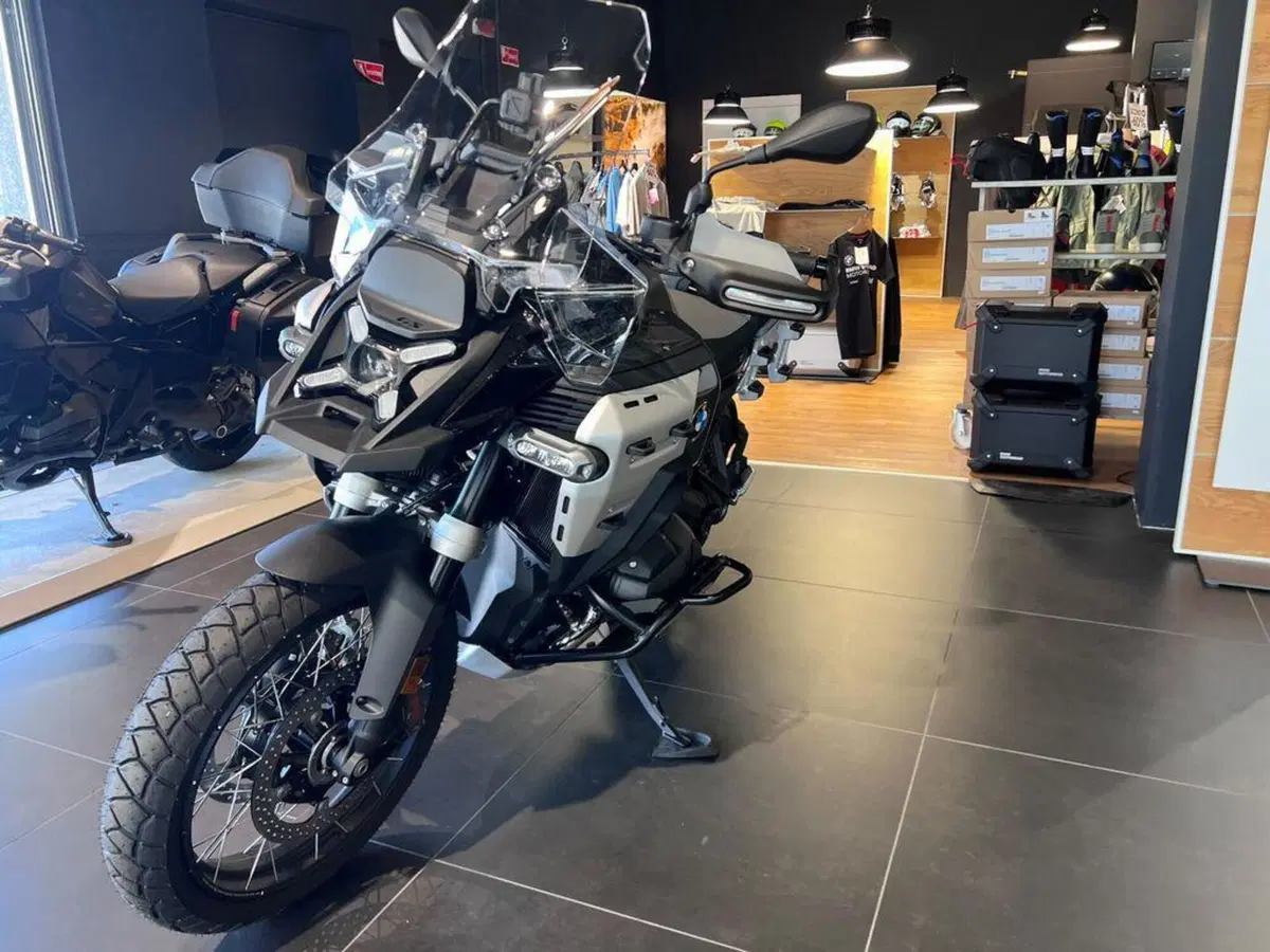 Bmw R 1300 GS Adventure Triple Black (2025 - 26) (4)