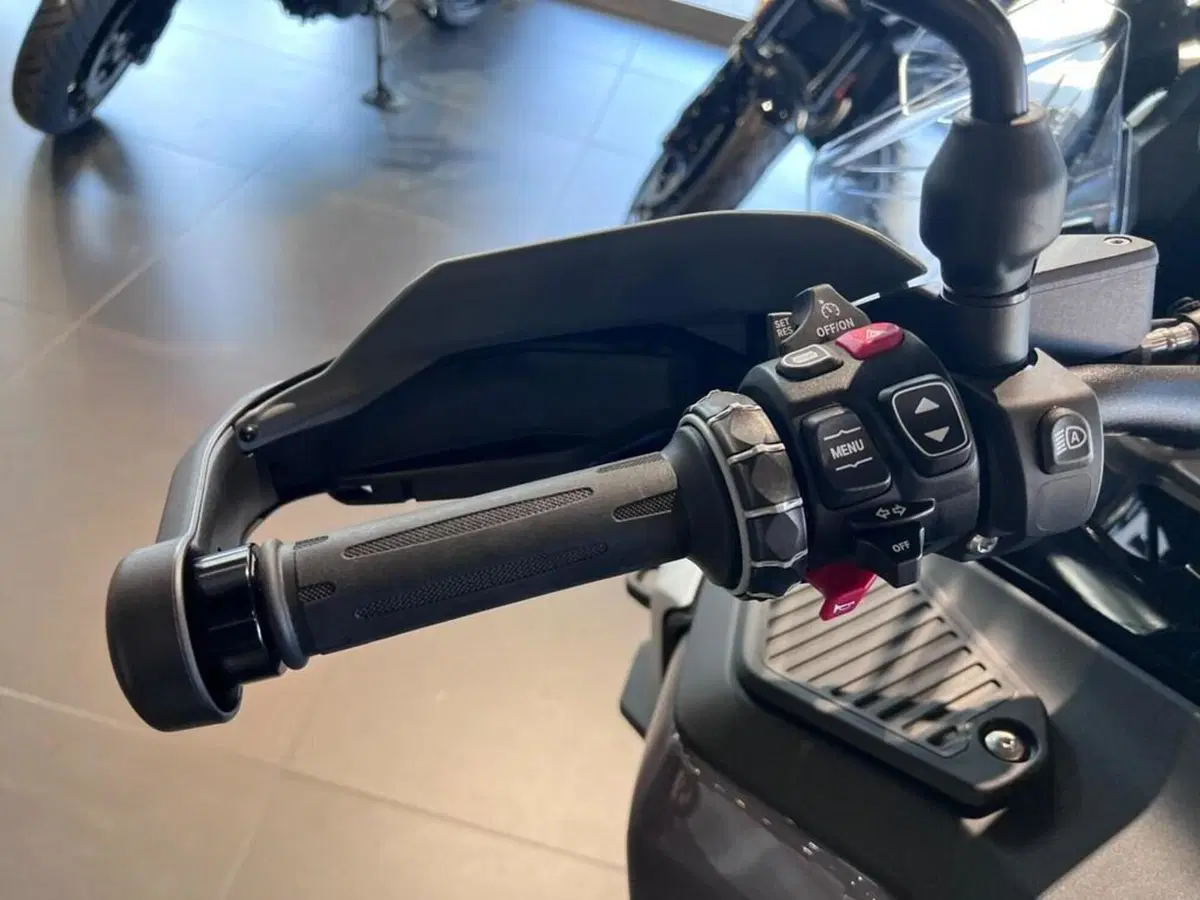 Bmw R 1300 GS Adventure Triple Black (2025 - 26) (11)