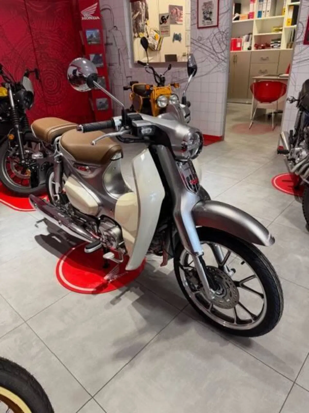 Honda Super Cub C125 (2022 - 26) (4)