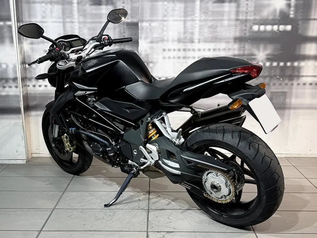 MV Agusta Brutale 920 (2011 - 12) (2)