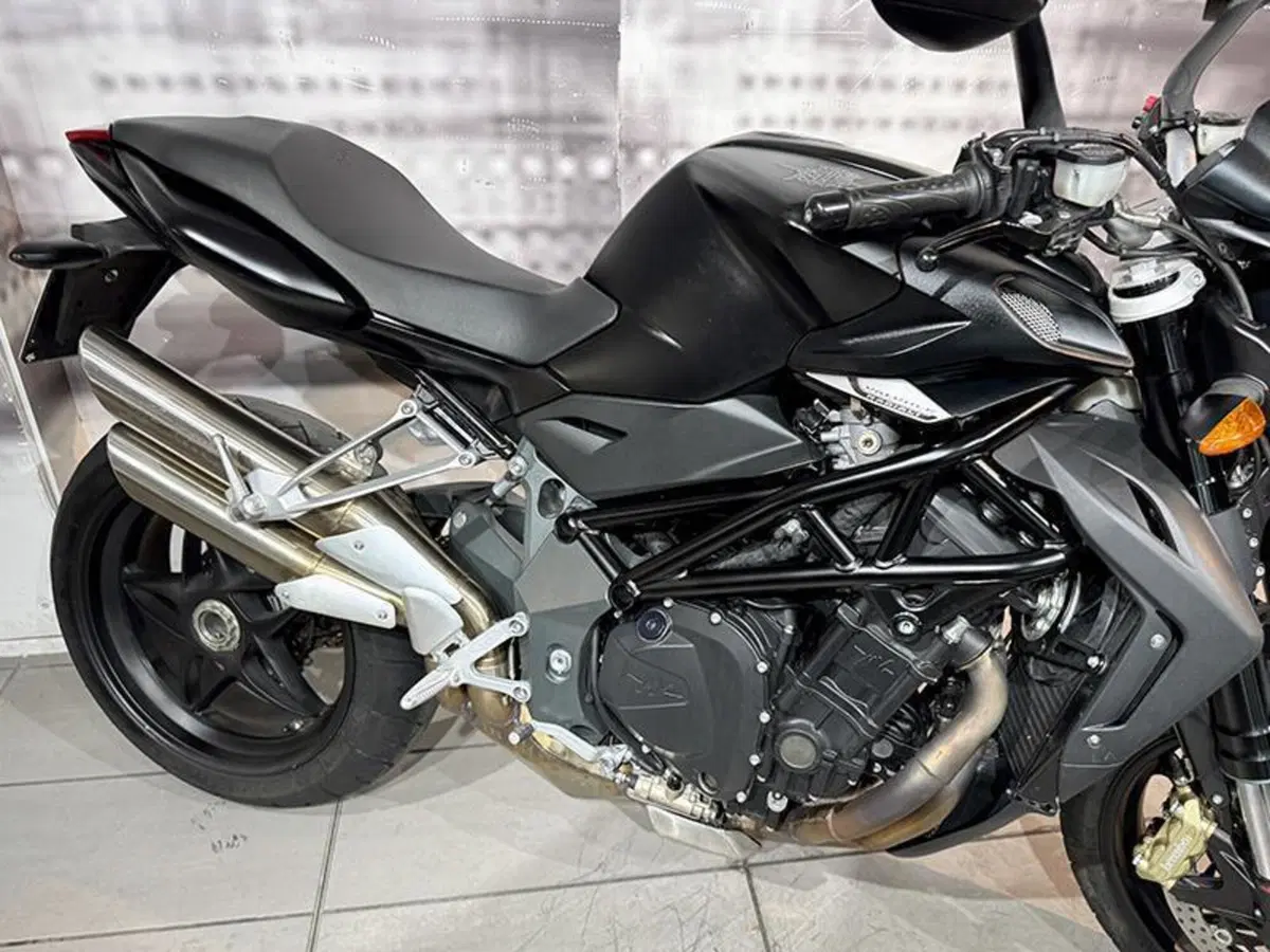 MV Agusta Brutale 920 (2011 - 12) (6)