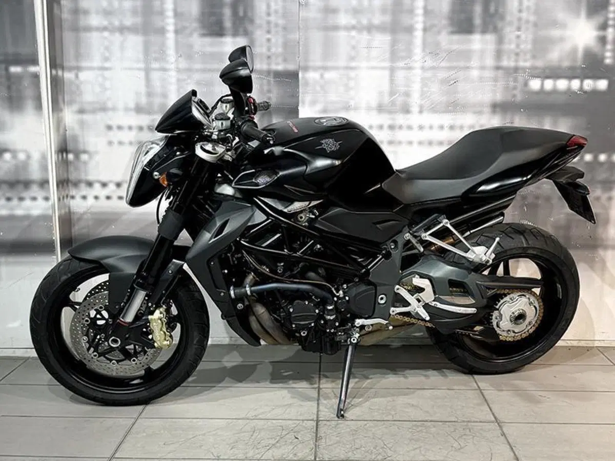 MV Agusta Brutale 920 (2011 - 12) (7)