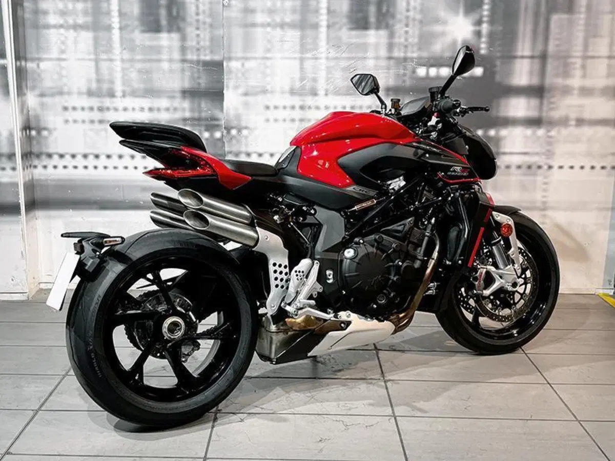 MV Agusta Brutale 1000 RS (2022 - 26) (5)