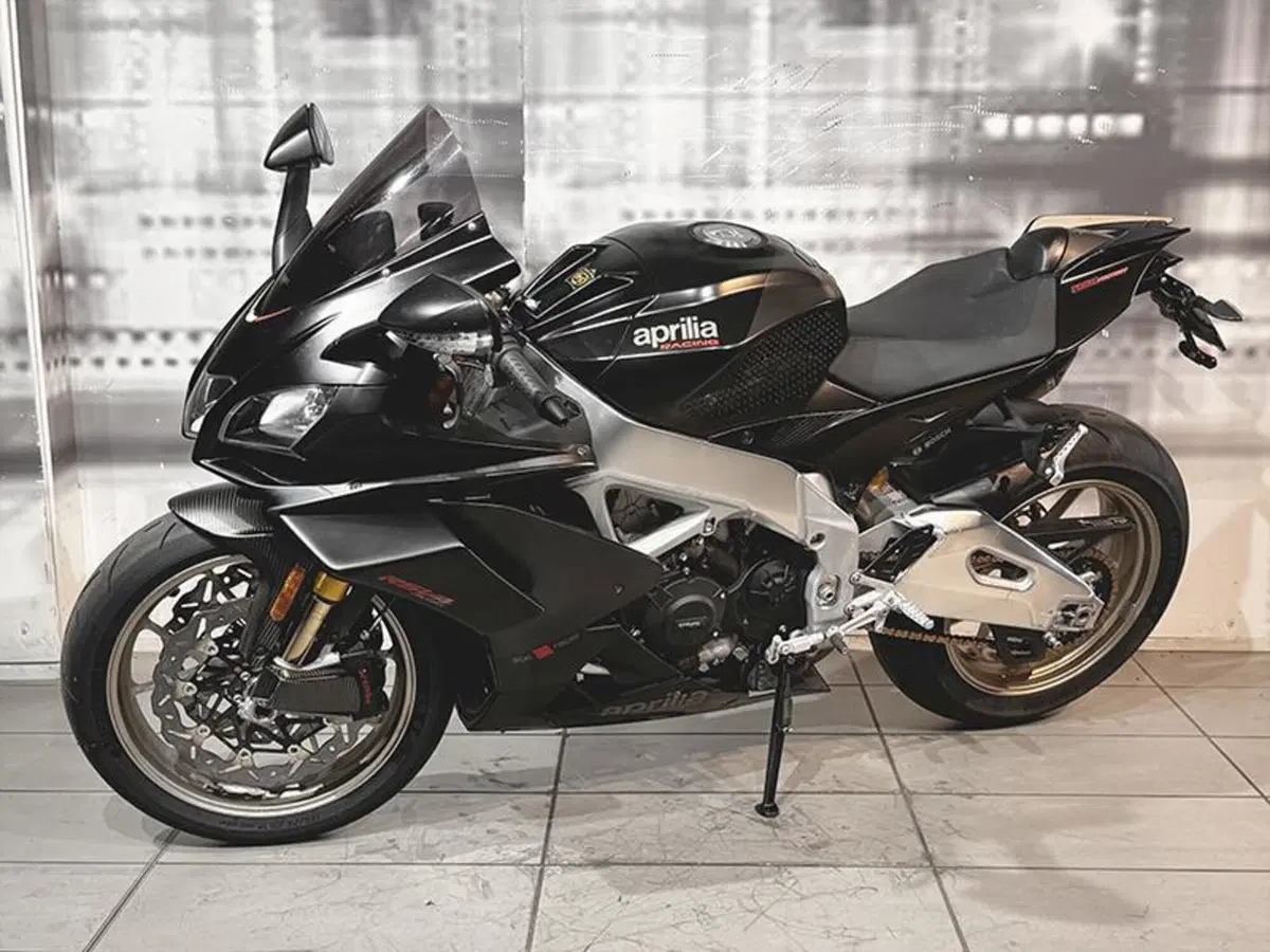 Aprilia RSV4 1100 Factory (2019 - 20) (3)