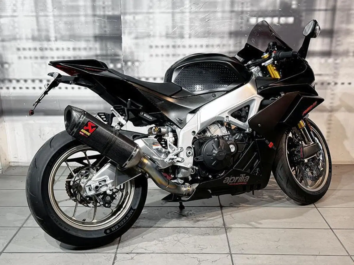 Aprilia RSV4 1100 Factory (2019 - 20) (4)