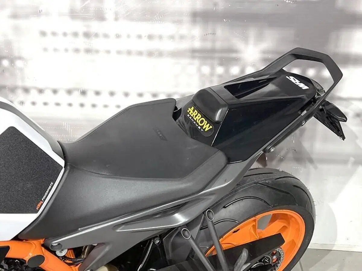 KTM 890 Duke (2021 - 23) (4)