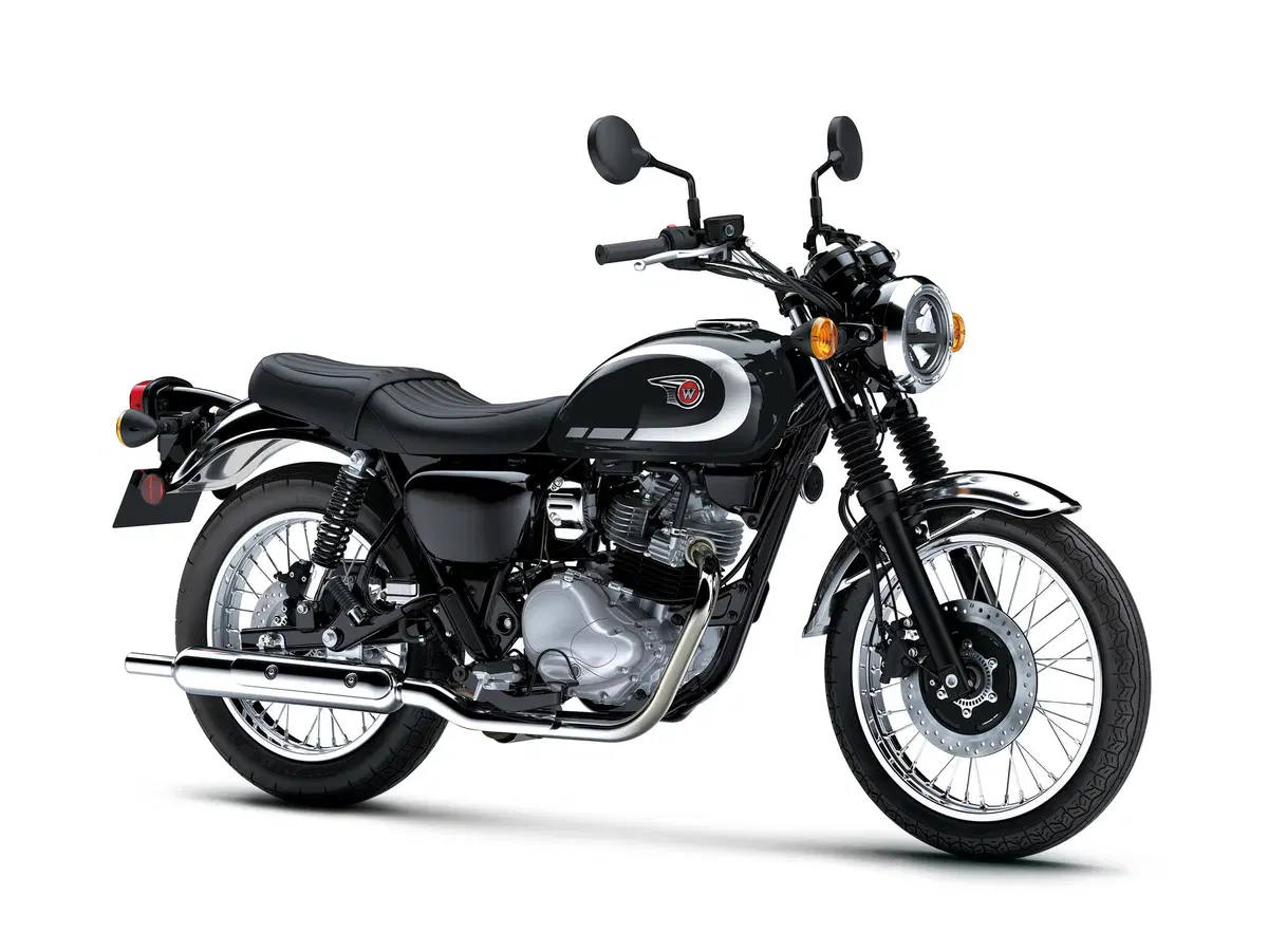 Kawasaki Meguro S1 e W230 MY27: la coppia Classic si aggiorna con la nuova tinta Ebony
