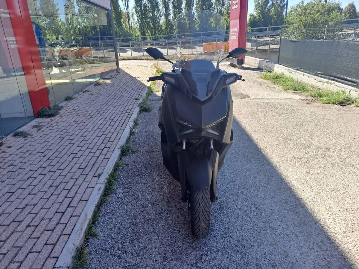 Yamaha X-Max 300 (2025 - 26) (2)