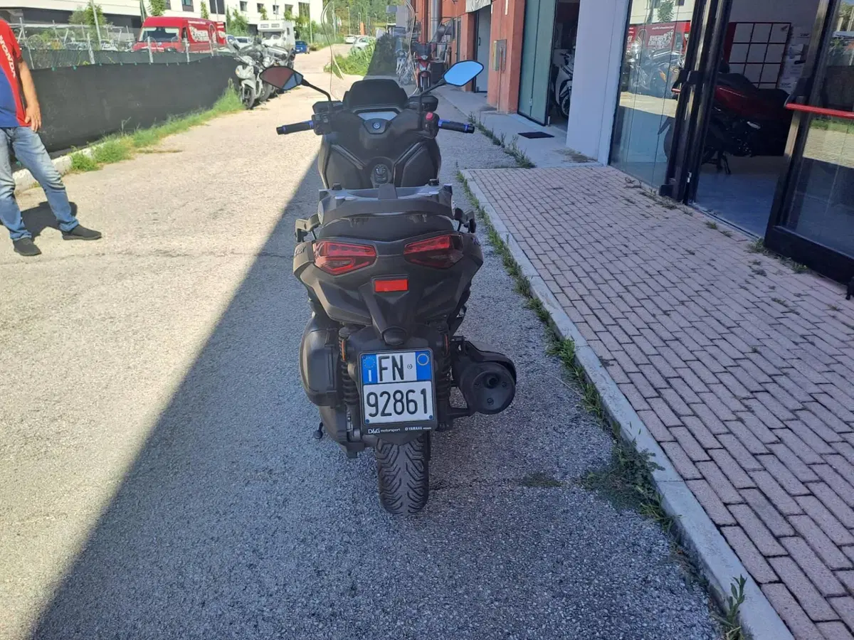 Yamaha X-Max 300 (2025 - 26) (4)