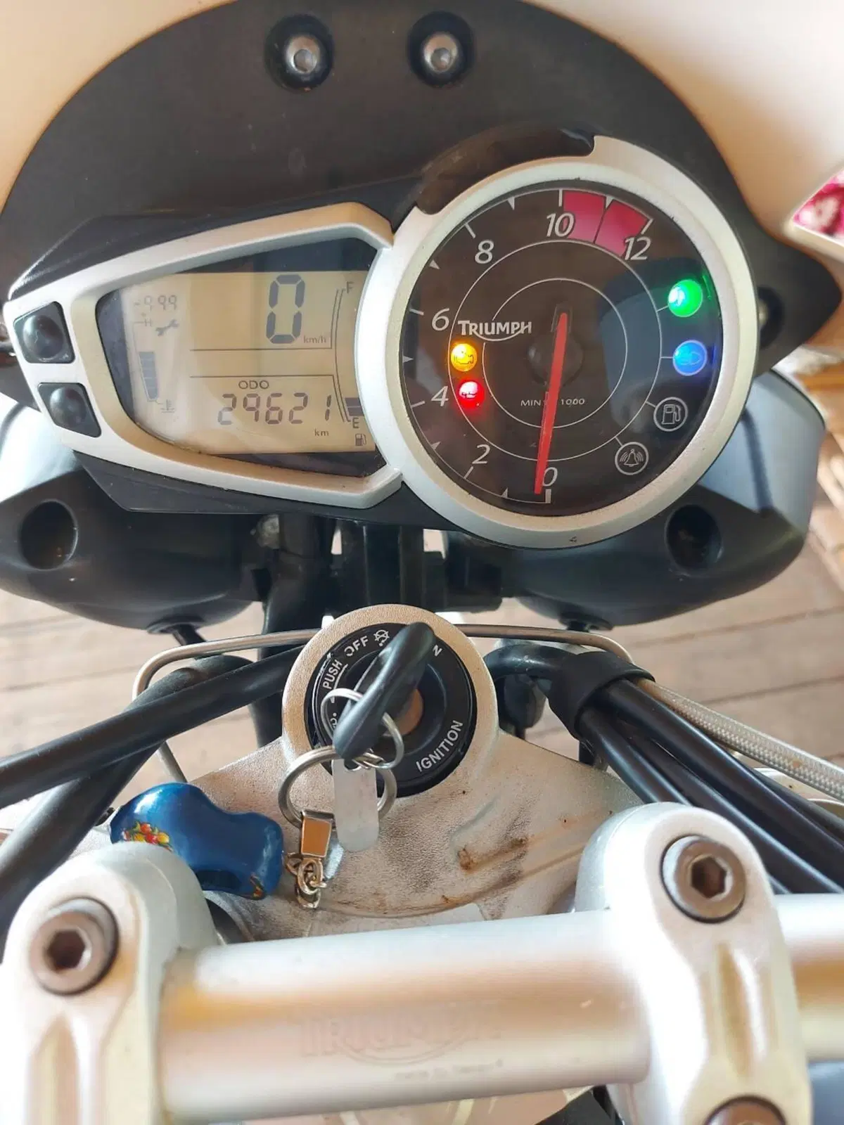 Triumph Speed Triple 1050 R ABS (2011 - 15) (15)