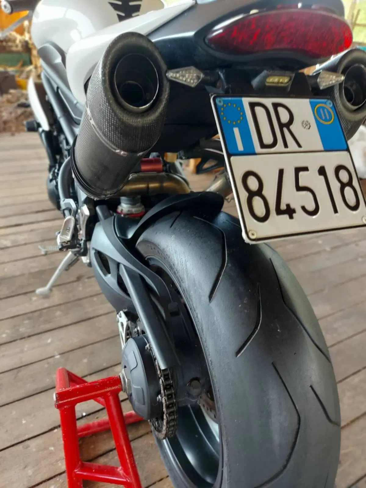 Triumph Speed Triple 1050 R ABS (2011 - 15) (19)