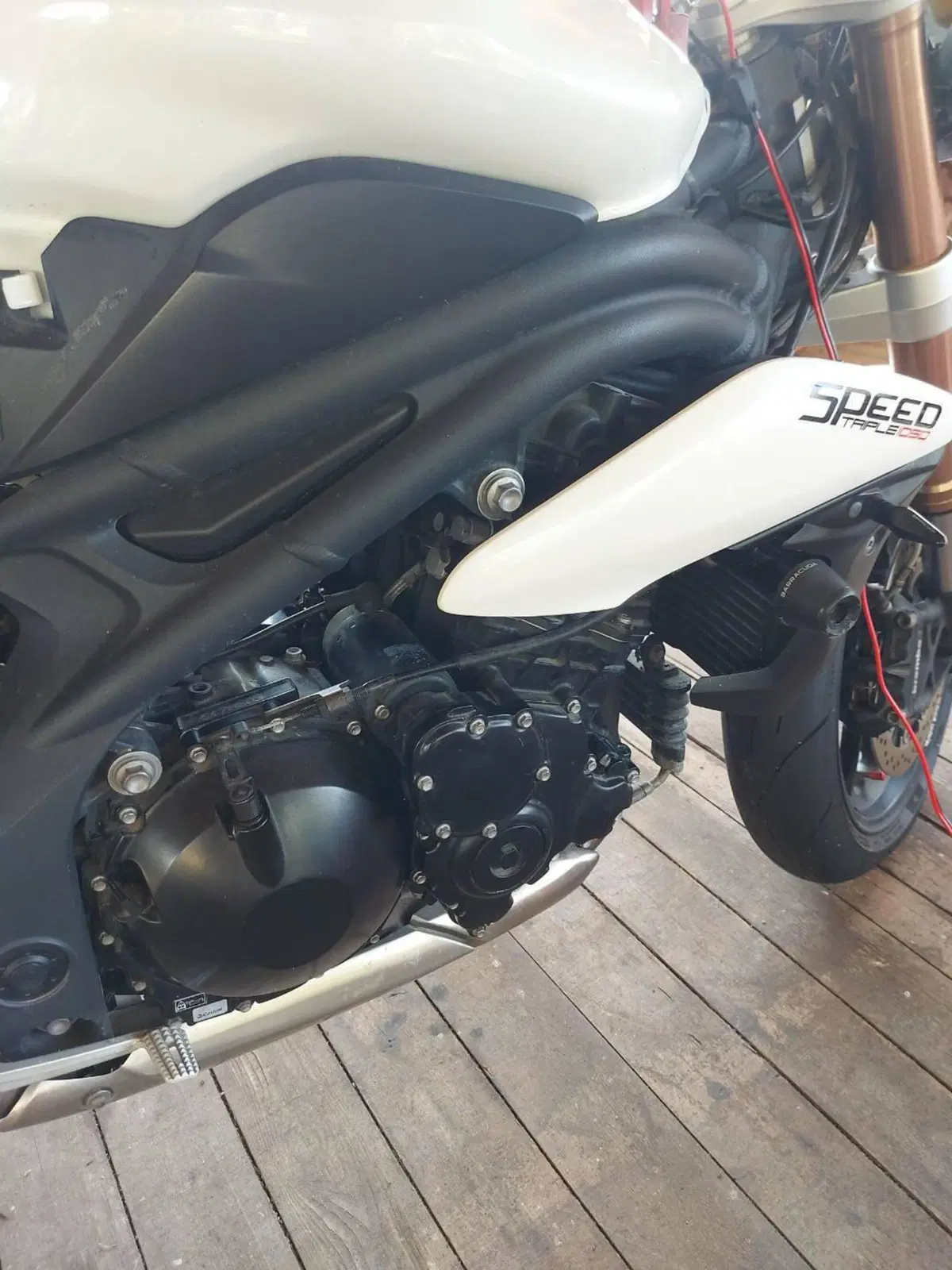 Triumph Speed Triple 1050 R ABS (2011 - 15) (18)