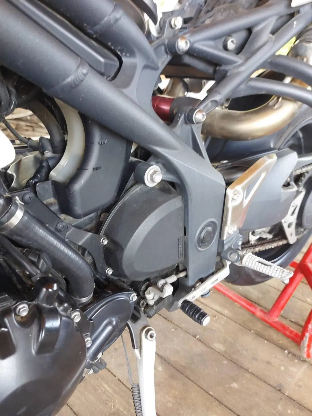 Triumph Speed Triple 1050 R ABS (2011 - 15) (13)