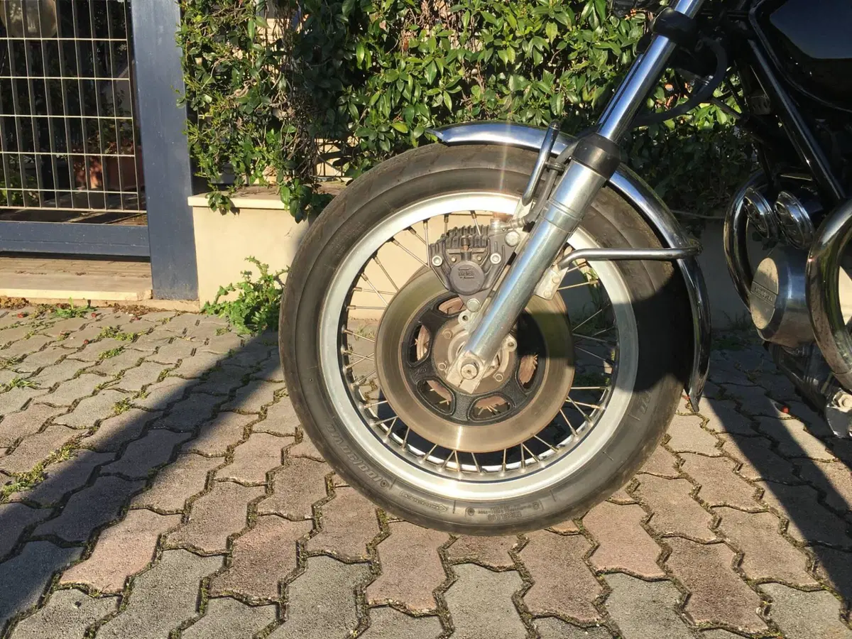 Moto Guzzi 750 S (3)