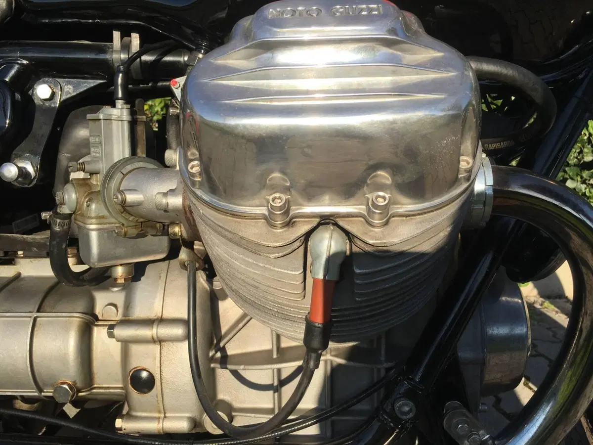 Moto Guzzi 750 S (4)