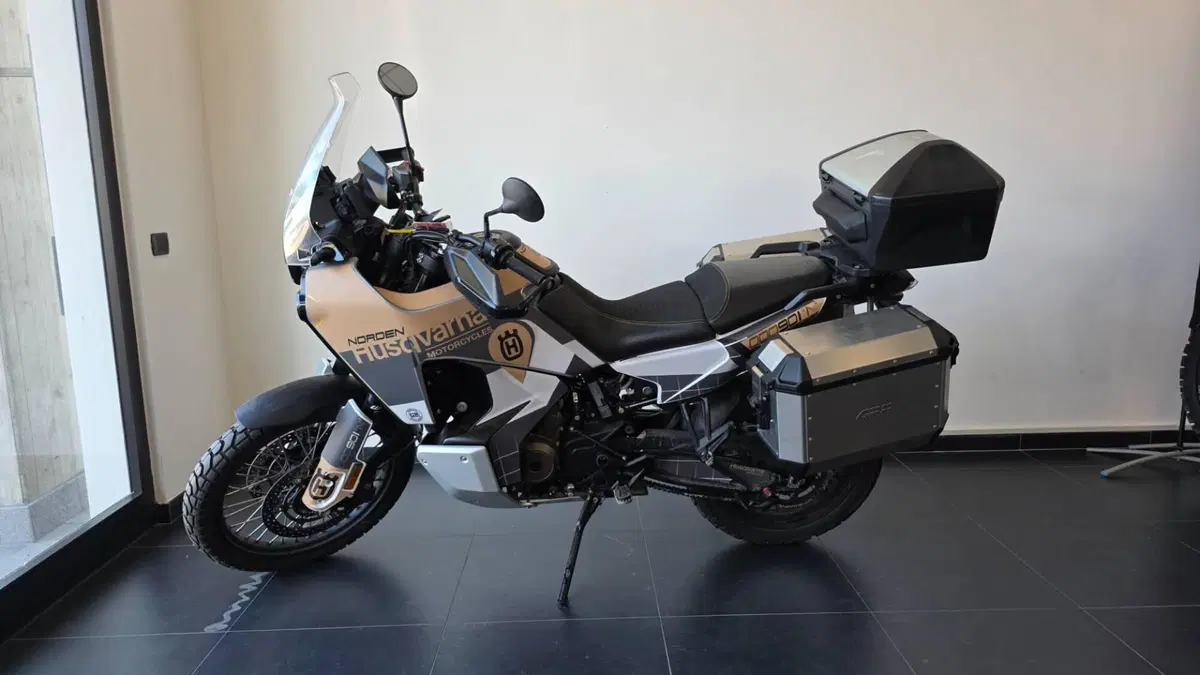 Husqvarna Norden 901 (2022 - 26) (2)
