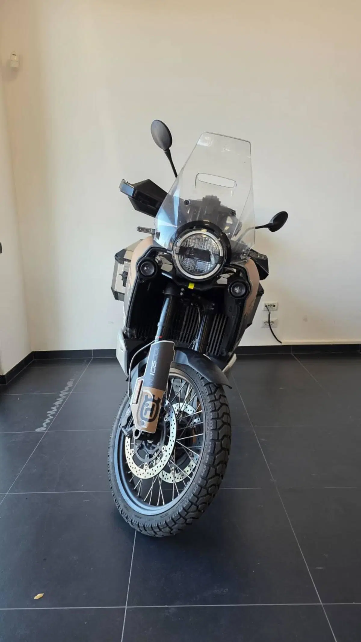 Husqvarna Norden 901 (2022 - 26) (3)