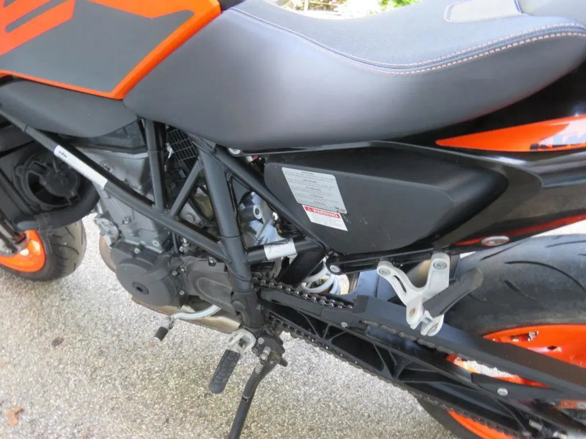 KTM 690 Duke (2016 - 19) (12)