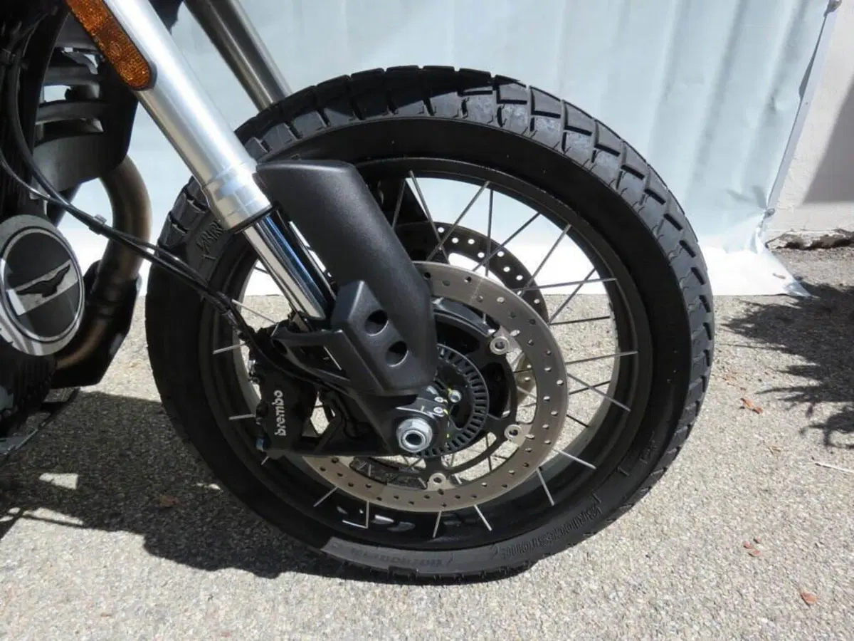 Moto Guzzi V85 TT (2021 - 23) (8)