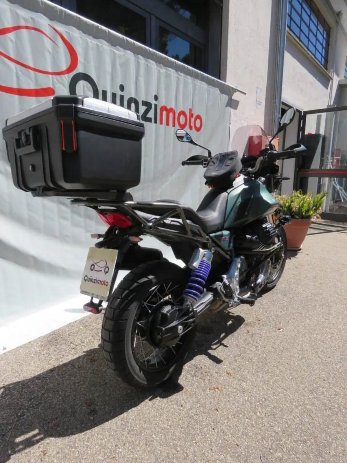 Moto Guzzi V85 TT (2021 - 23) (11)