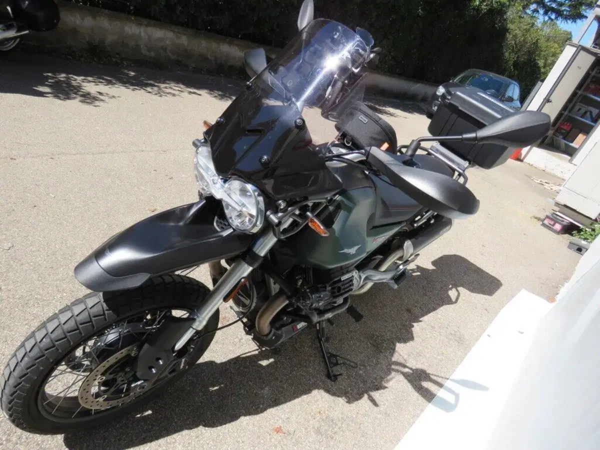 Moto Guzzi V85 TT (2021 - 23) (6)