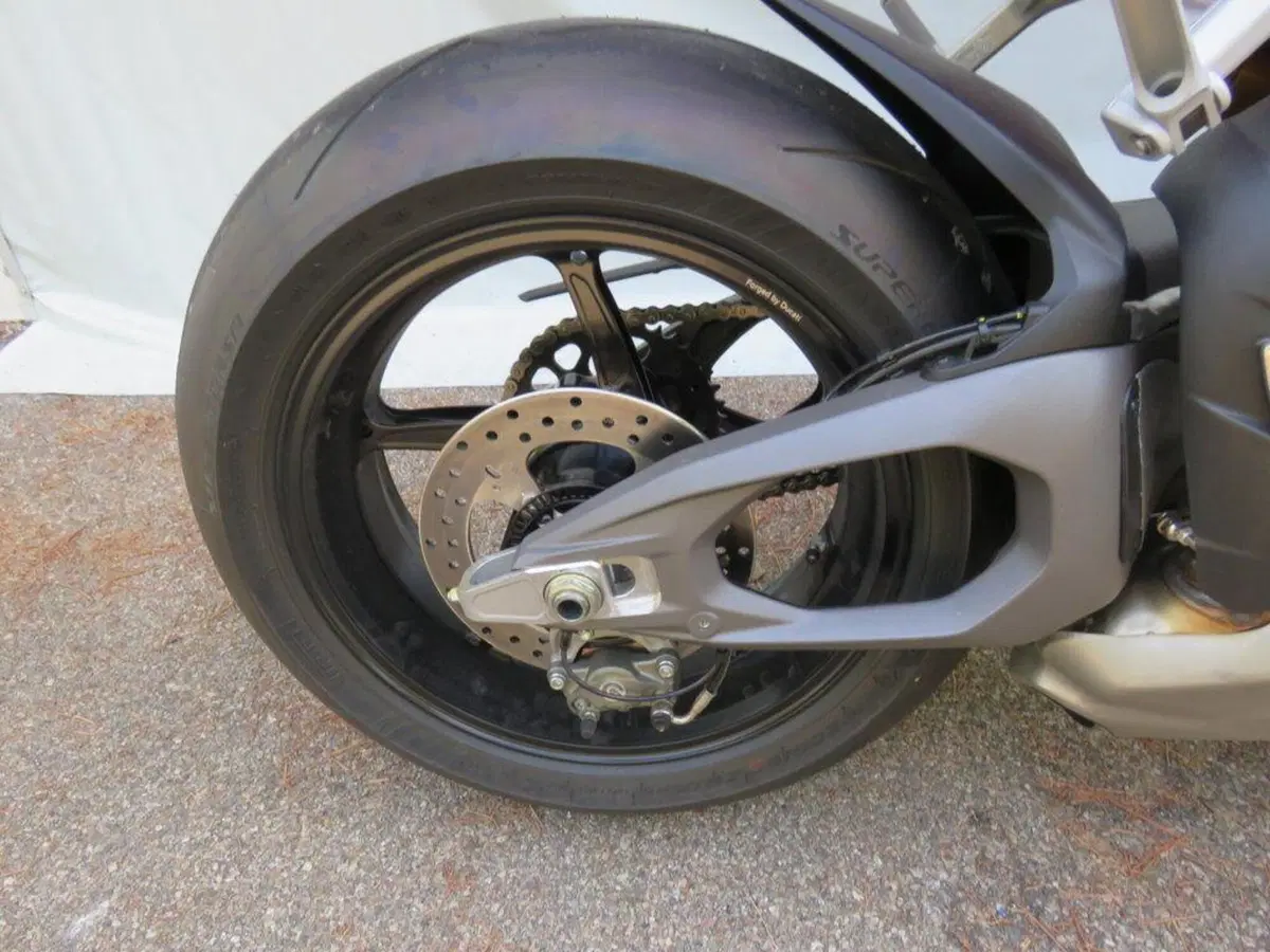 Ducati Panigale V4 S (2025 - 26) (12)